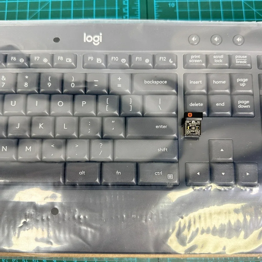 Logitech MK540 Advanced Wireless Keyboard K540 Y-R0012A with Unifying Receiver
